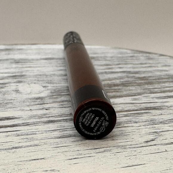 Kat Von D Everlasting Liquid Lipstick VAMPIRA ORIGINAL FORMULA Full Size BNWOB - Picture 5 of 6